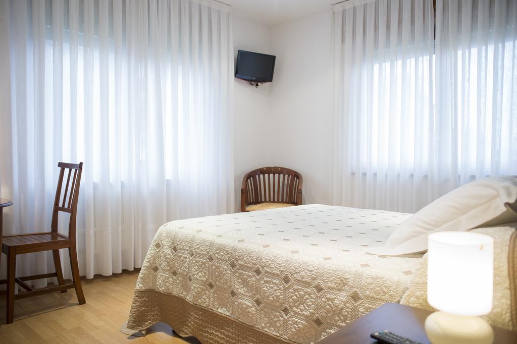 Hotel Quintana 23 Suances Habitación foto