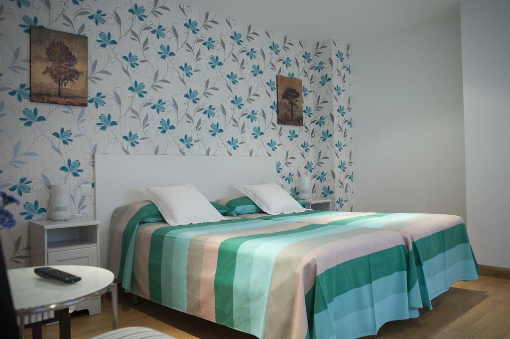 Hotel Quintana 23 Suances Habitación foto
