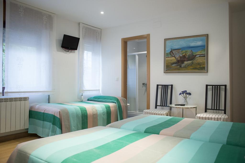 Hotel Quintana 23 Suances Habitación foto
